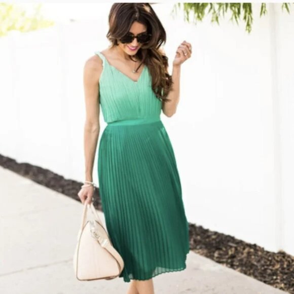 Banana Republic Pleated Ombre Midi Dress Size 8 - Picture 2 of 9